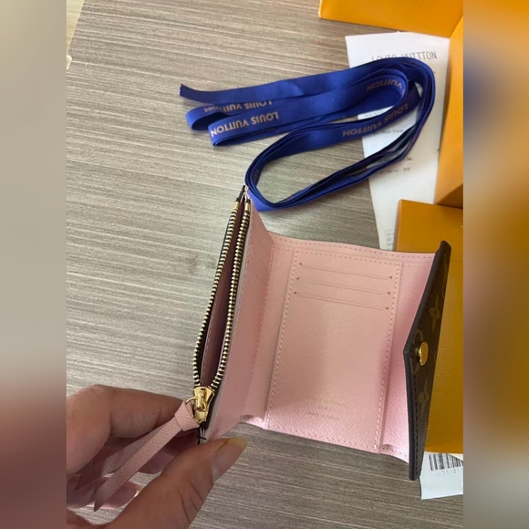 Louis Vuitton Victorine Wallet - Picture 7 of 11